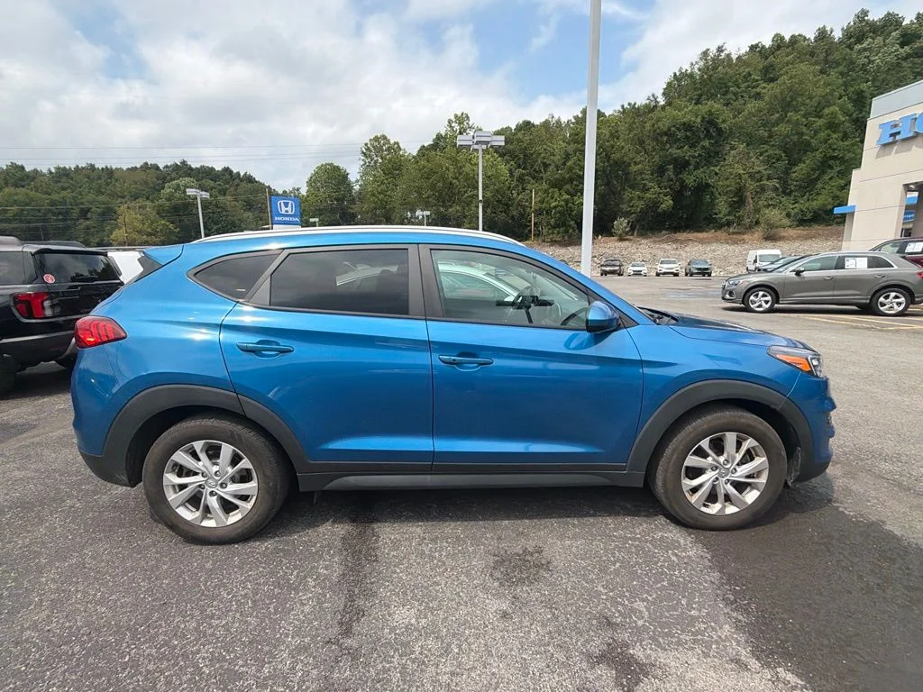 Used 2019 Blue Hyundai Value image 3