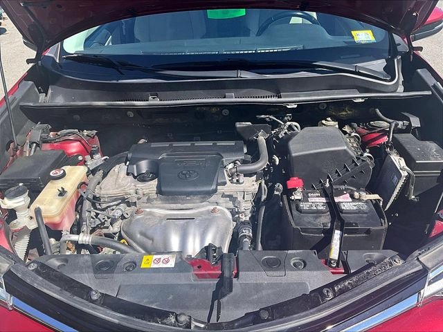 Used 2018 Pearl Toyota Limited image 10