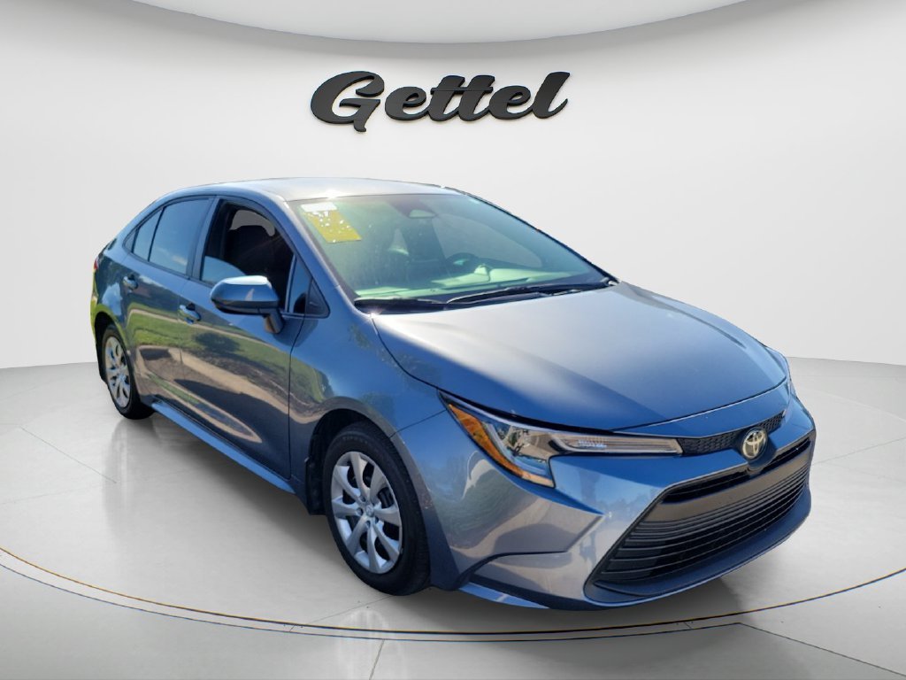 Certified Used 2025  Toyota LE image 3