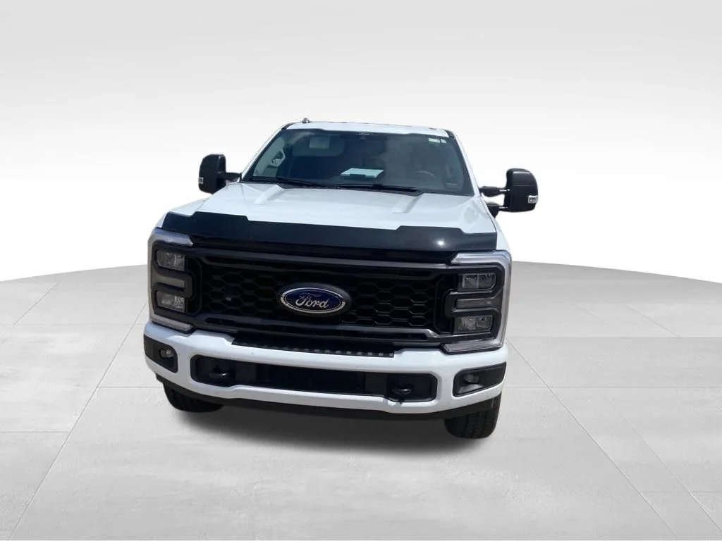 Used 2025 White Ford XL image 4