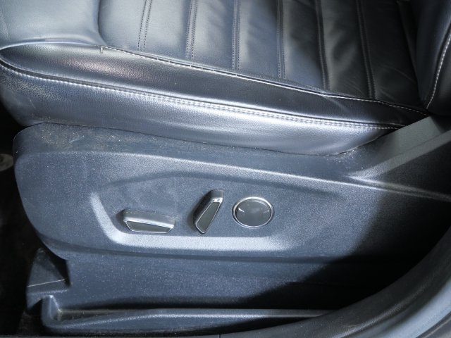 Used 2016 Gray Ford SEL image 19