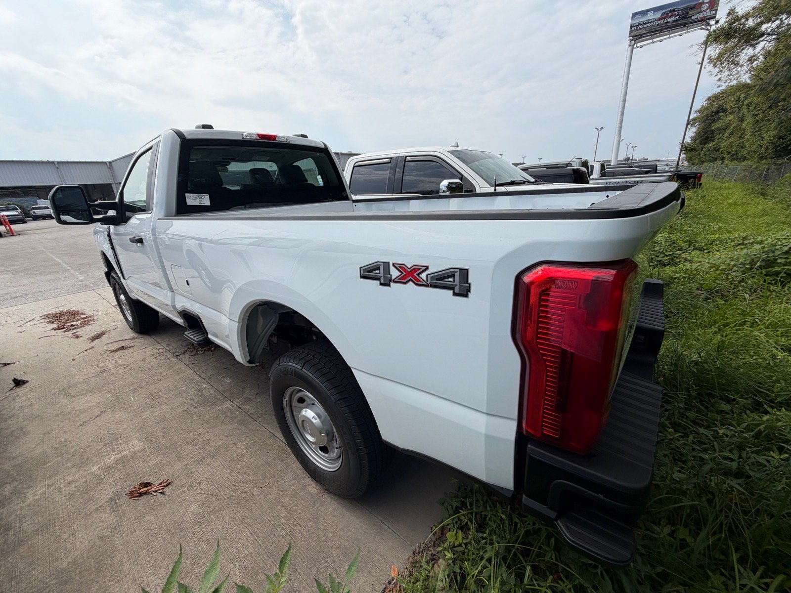 New 2027 Oxford White Ford F-250® XL image 5