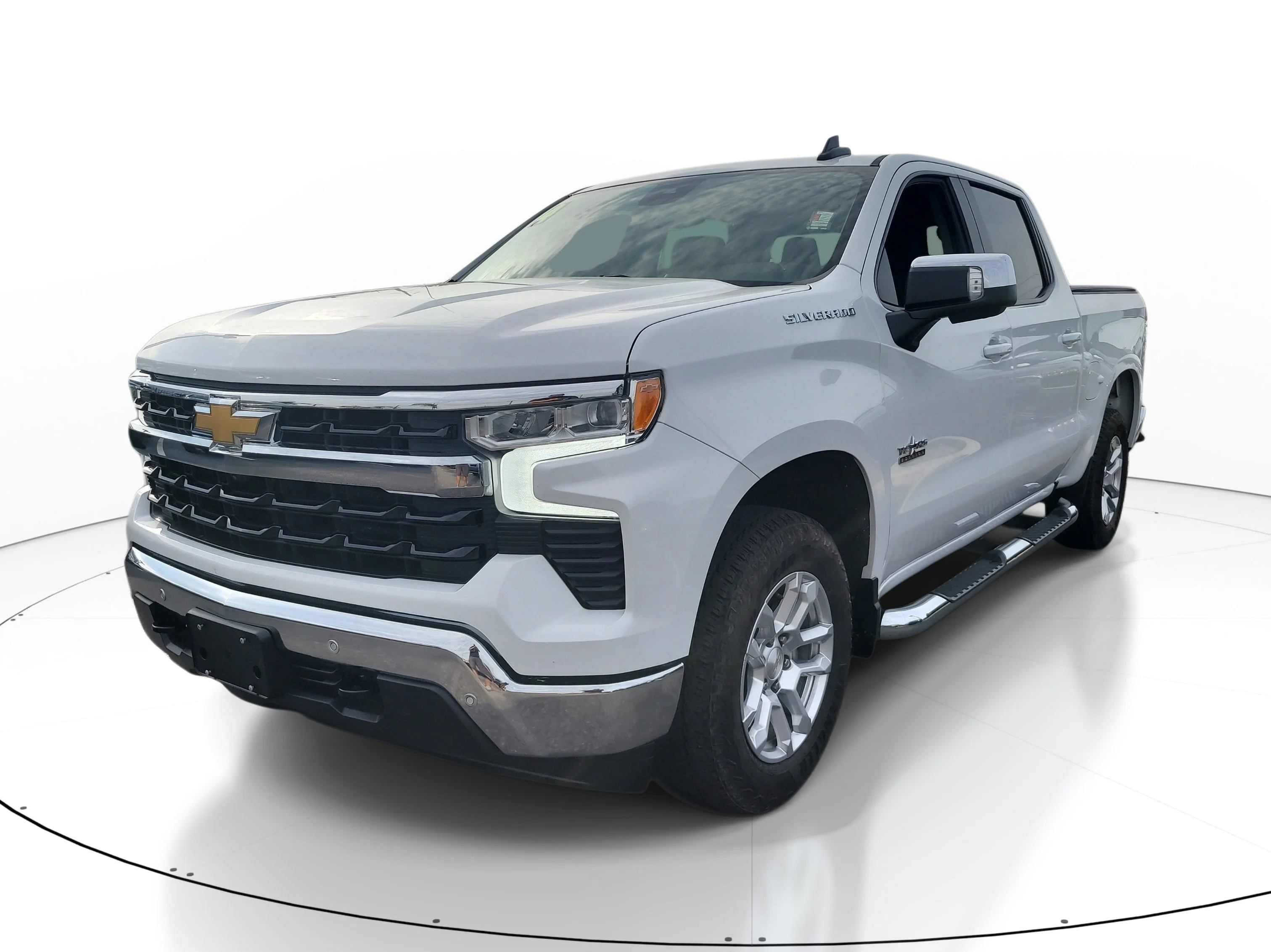 Used 2024 Summit White Chevrolet LT image 3