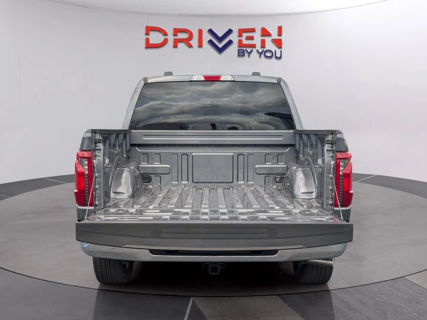 Used 2025 Carbonized Gray Ford XLT image 5