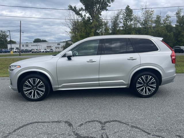 Used 2021 Silver Volvo Momentum image 2
