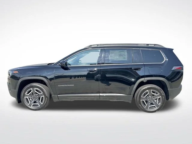 New 2026 Diamond Black Crystal Pearl-Coat Exterior Paint Jeep Laredo image 5