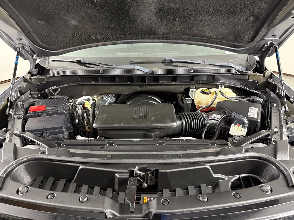 Used 2021 Gray Chevrolet Z71 image 46