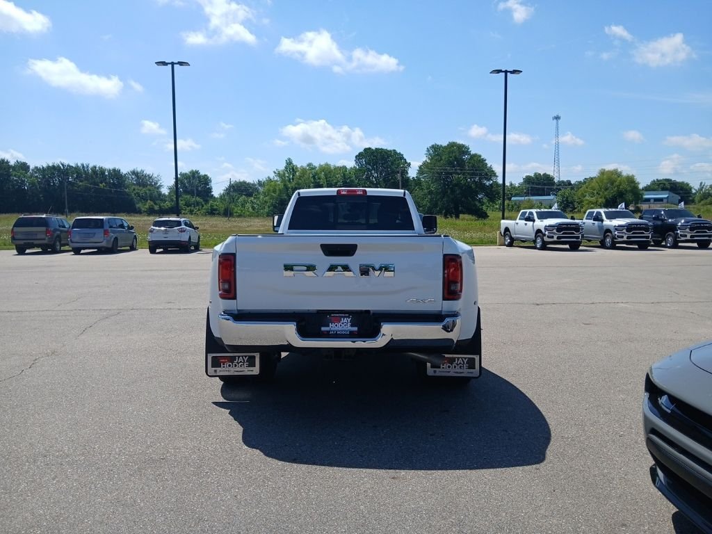 2026 RAM 3500 Tradesman - Photo 7