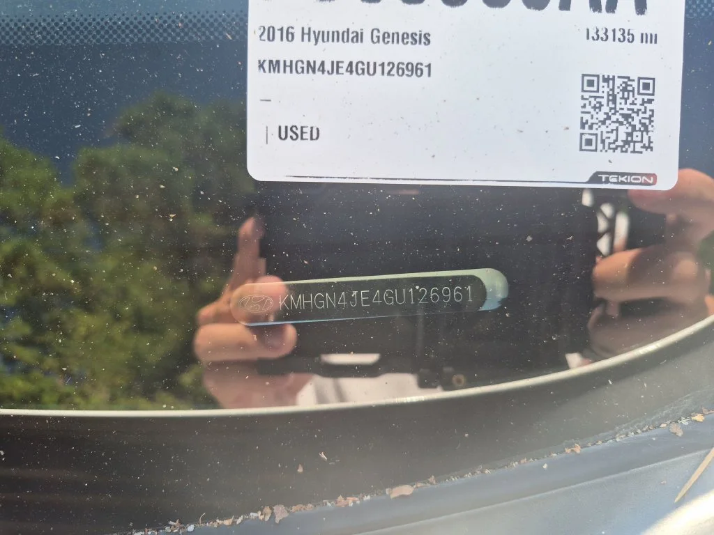 Used 2016 White Hyundai 3.8 image 8