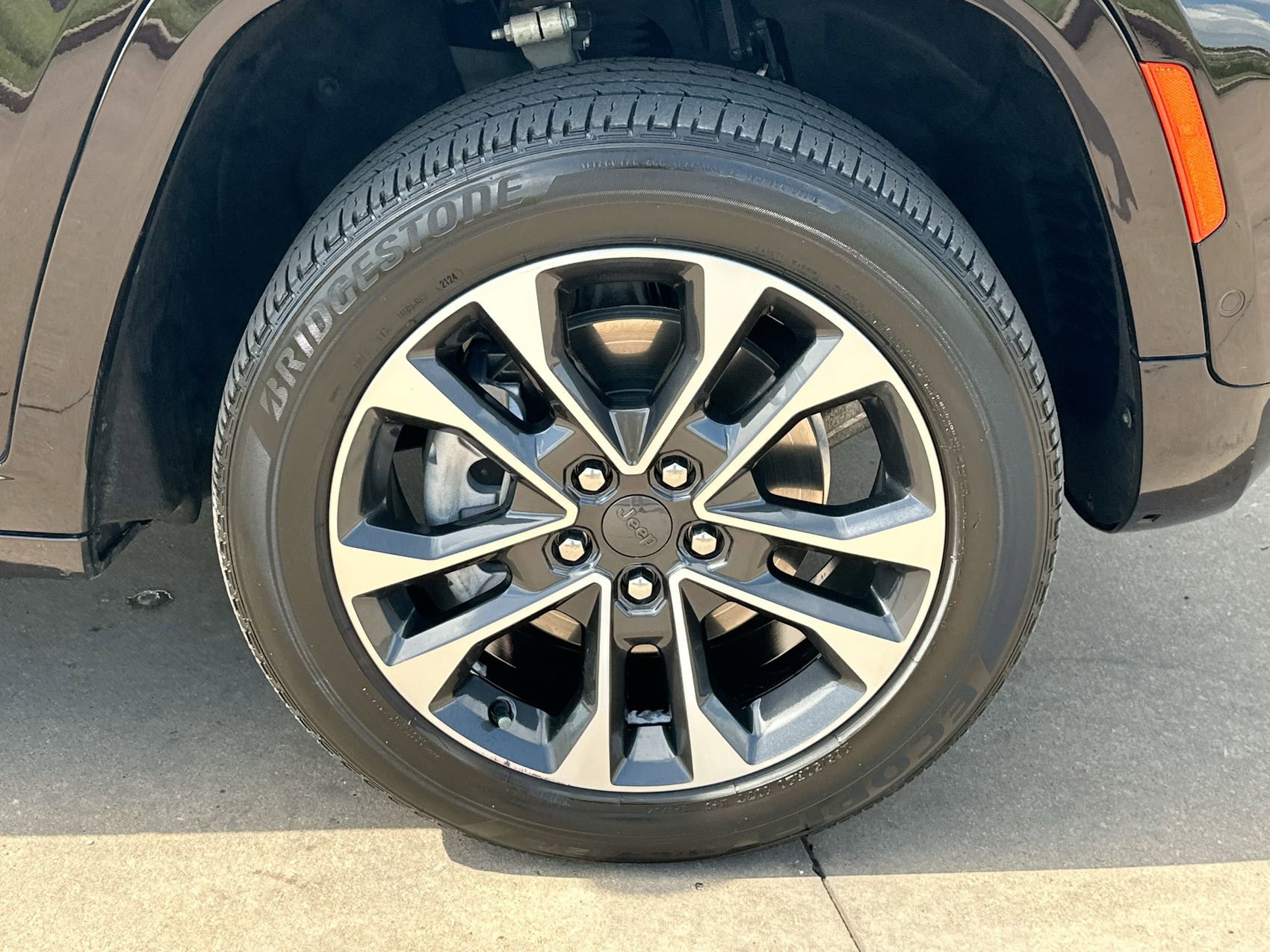 Used 2022 Ember Pearlcoat Jeep Overland image 10