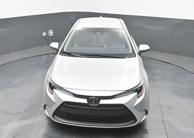New 2026 Classic Silver Metallic Toyota LE image 27