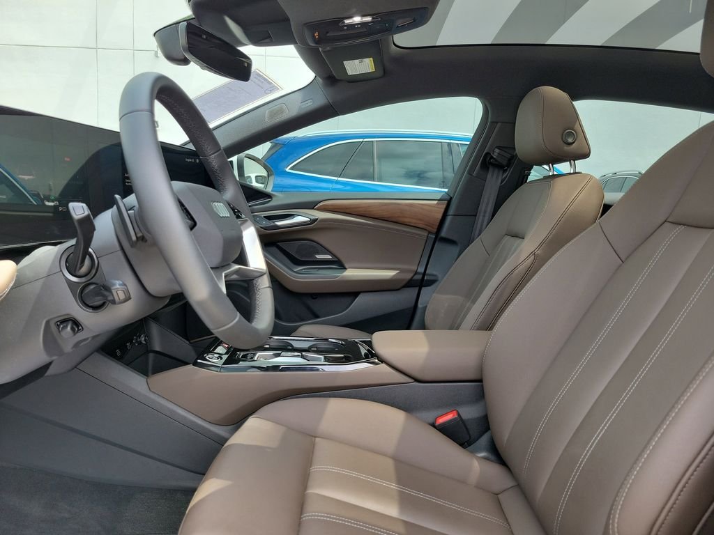 Used 2025 White Audi Premium Plus image 23