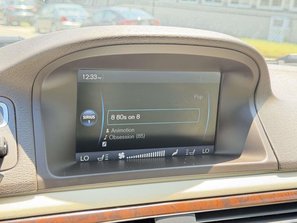 Used 2012 White Volvo 3.2 image 3
