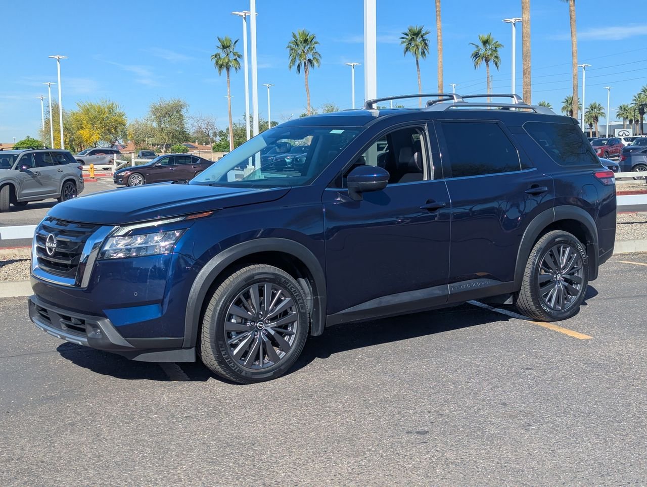 2022 Nissan Pathfinder SL