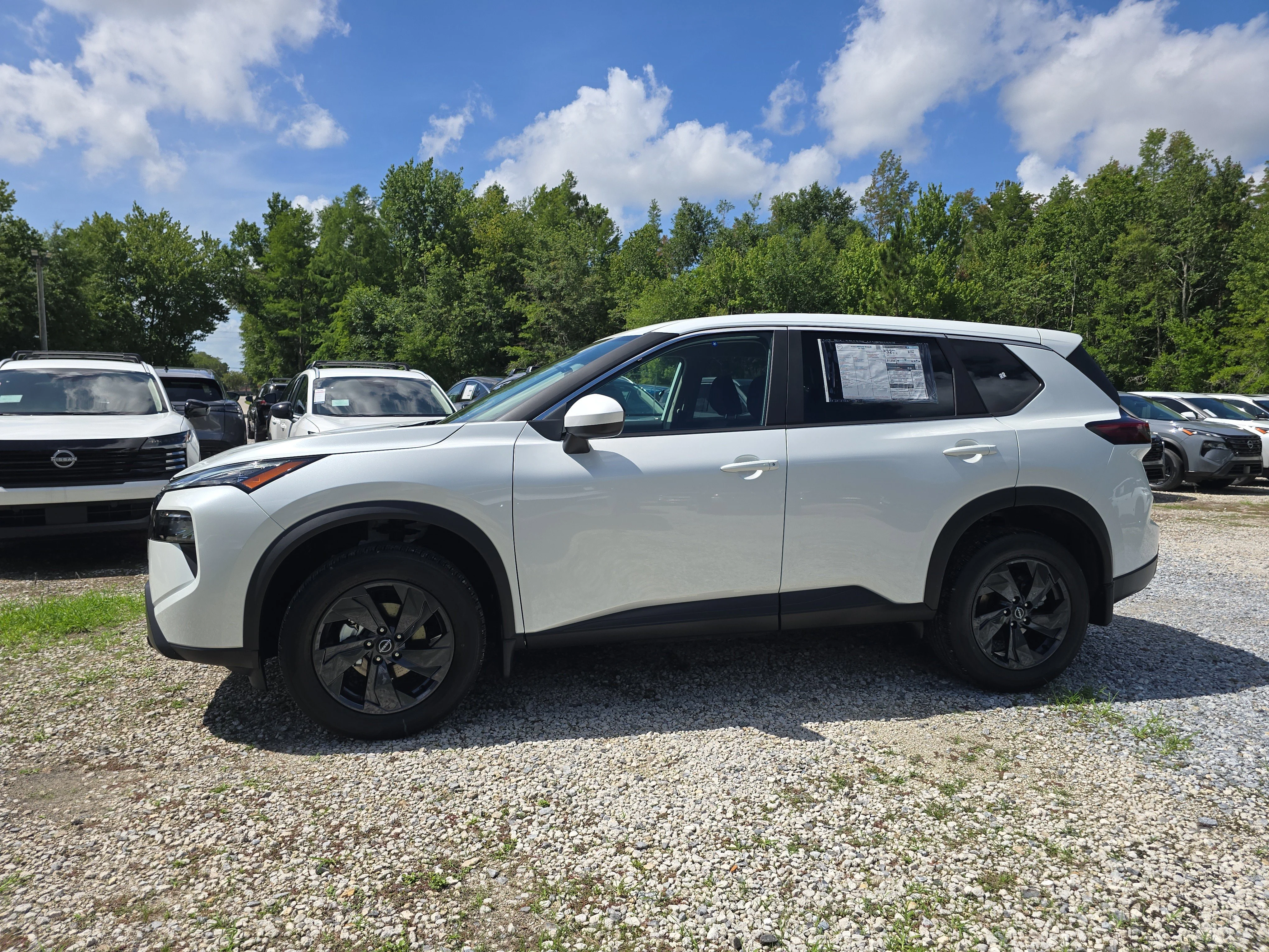 New 2026 Everest White Pearl TriCoat Nissan SV image 5
