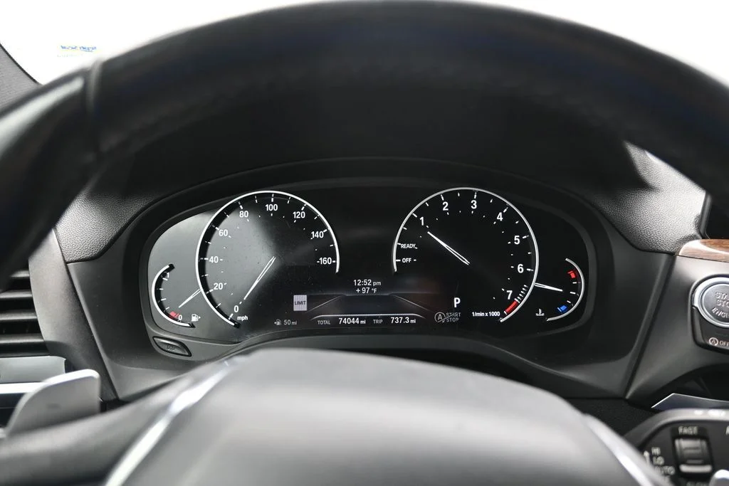 Used 2021 Black BMW xDrive30i image 18