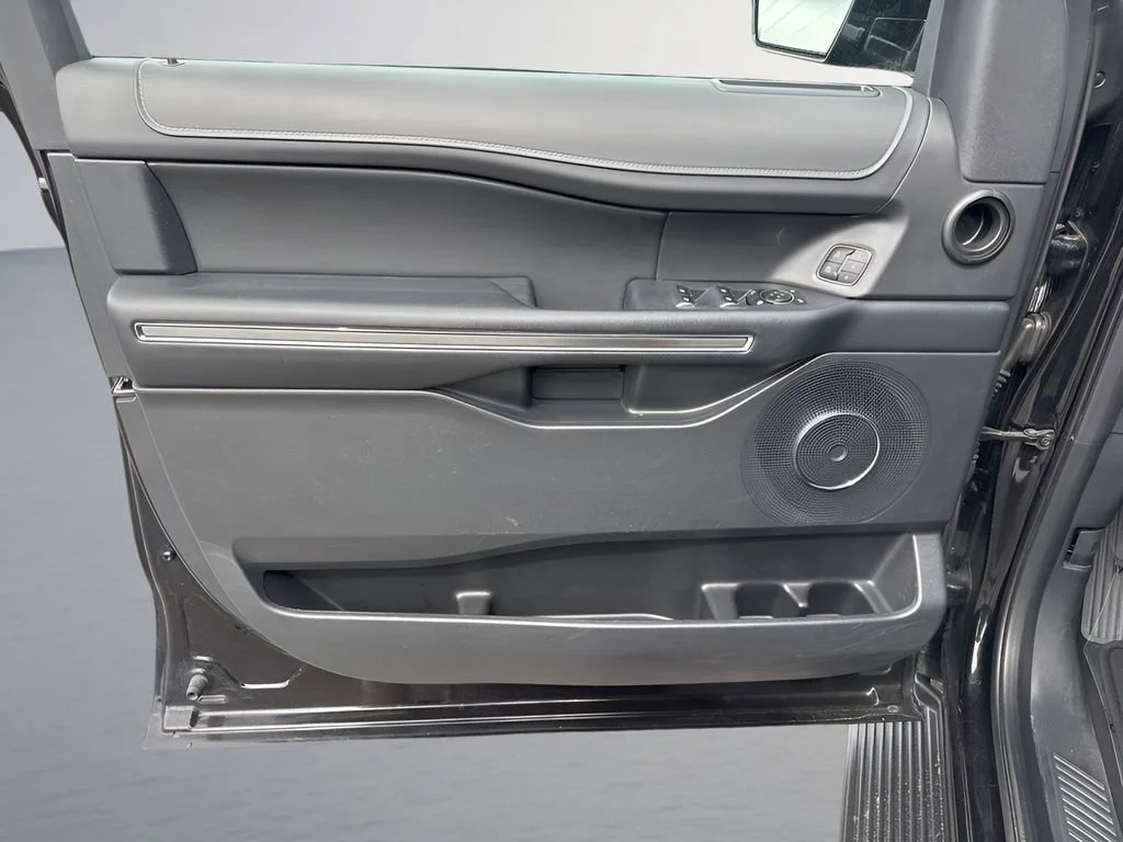 Used 2024 Black Ford XLT image 30