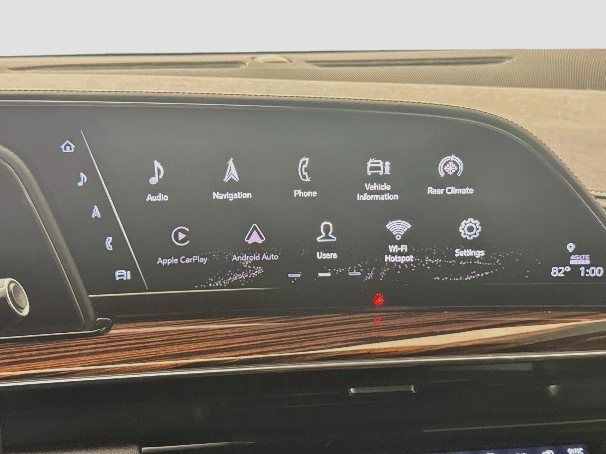 Used 2021 CRYSTAL WHITE TRICOAT Cadillac Premium Luxury image 17