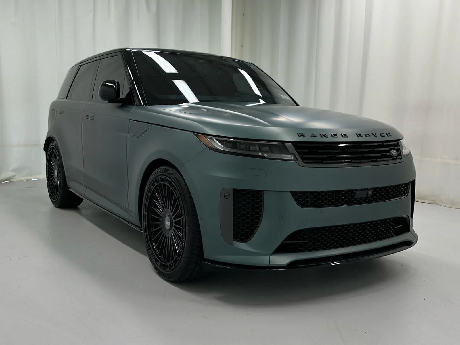 Used 2025 SV BESPOKE MATTE GREEN Land Rover SV Edition Two image 2