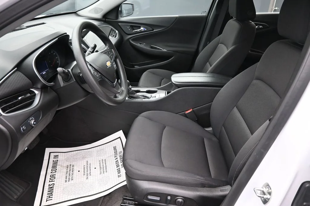 Used 2025 White Chevrolet LT image 11