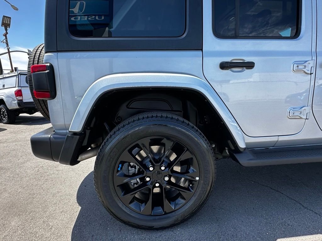 Used 2023 Silver Jeep Sahara 4xe image 8