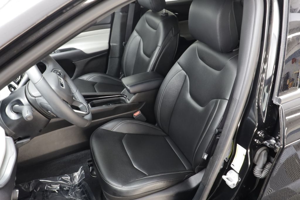 Used 2025 Black Jeep Limited image 13