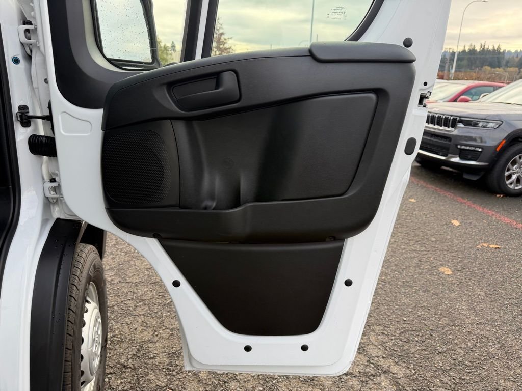 New 2026 Bright White Clear-Coat Exterior Paint RAM Low Roof image 29