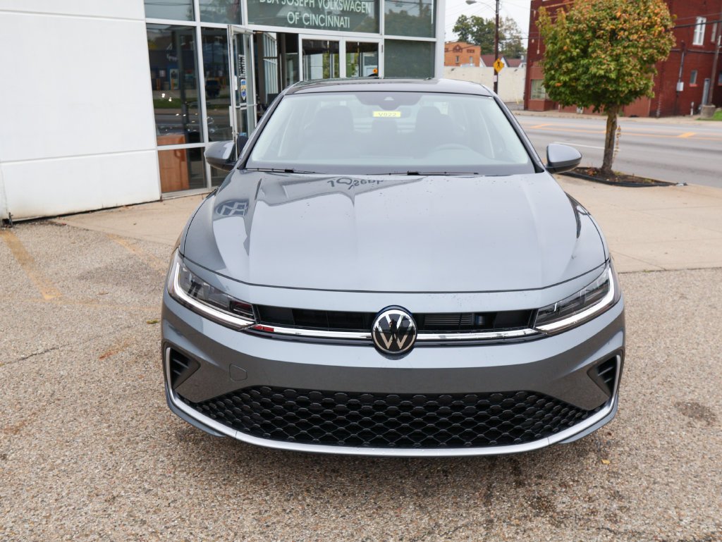 New 2027 Silver Volkswagen 1.5T SE image 8
