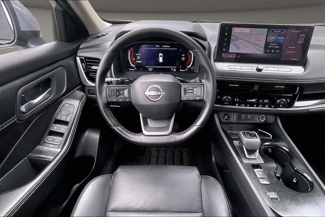 Used 2025 Gray Nissan SL image 5