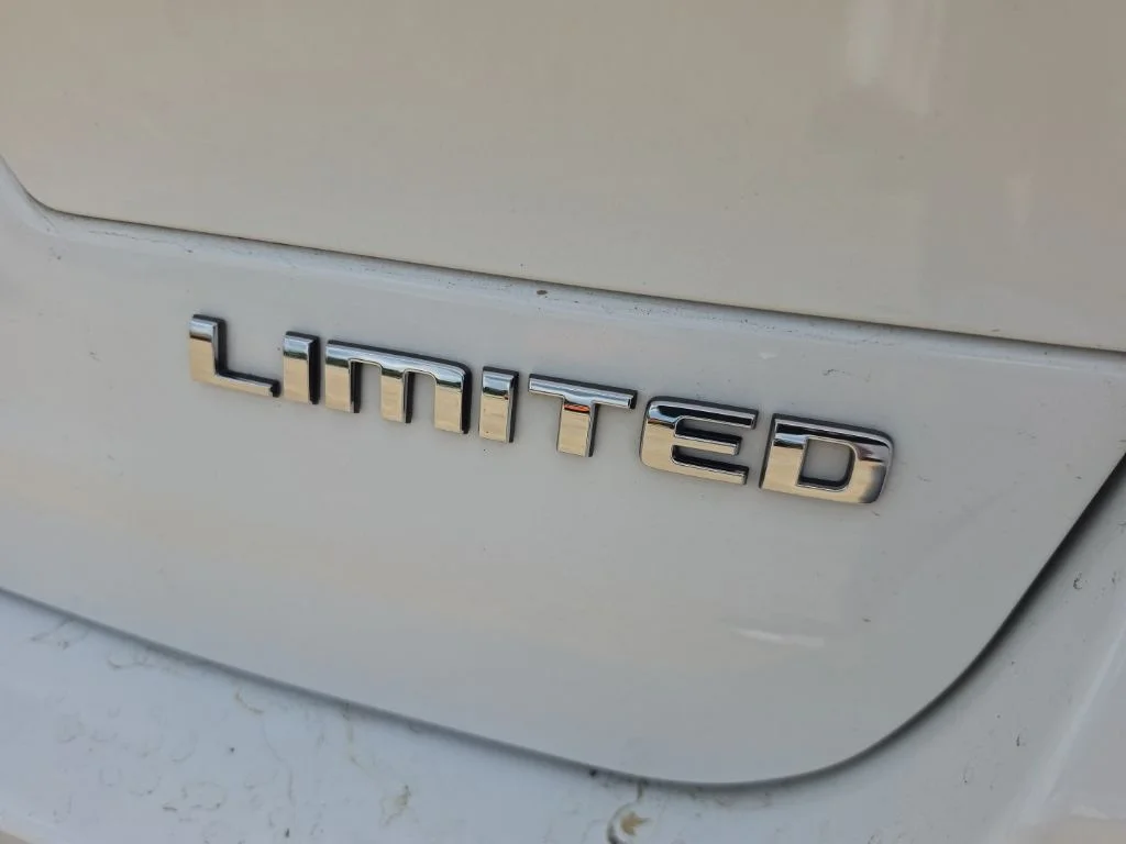Used 2021 White Jeep Limited image 18