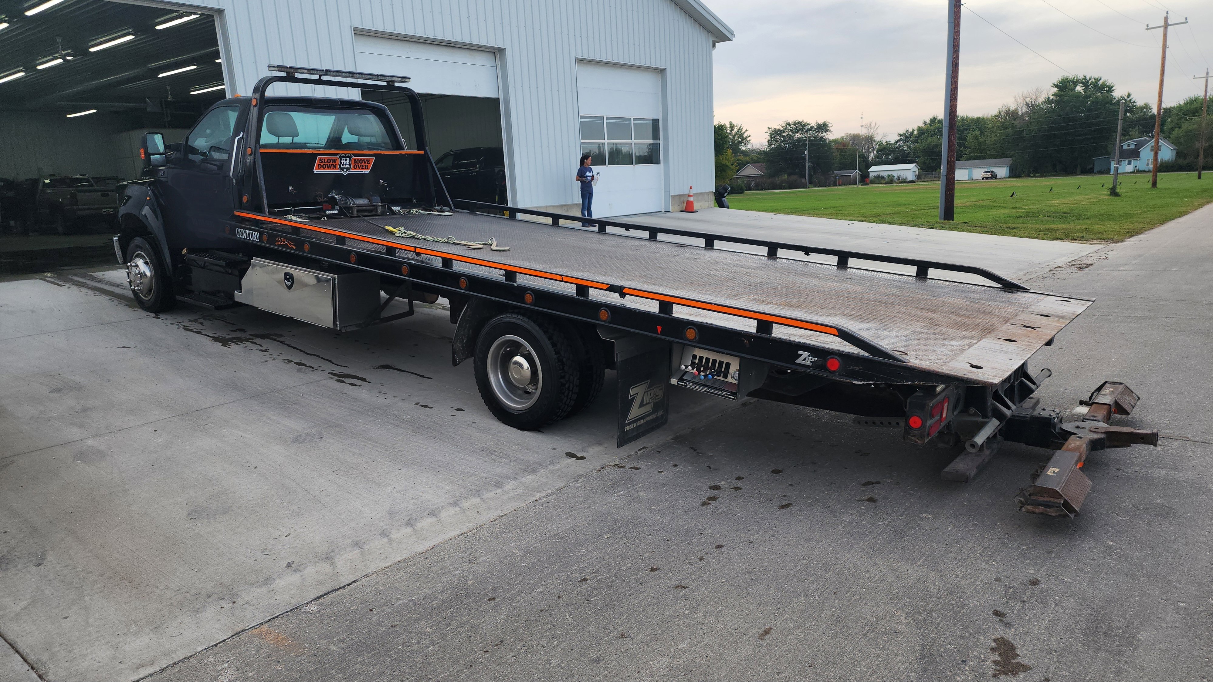 2017 Ford F-650 - Photo 7