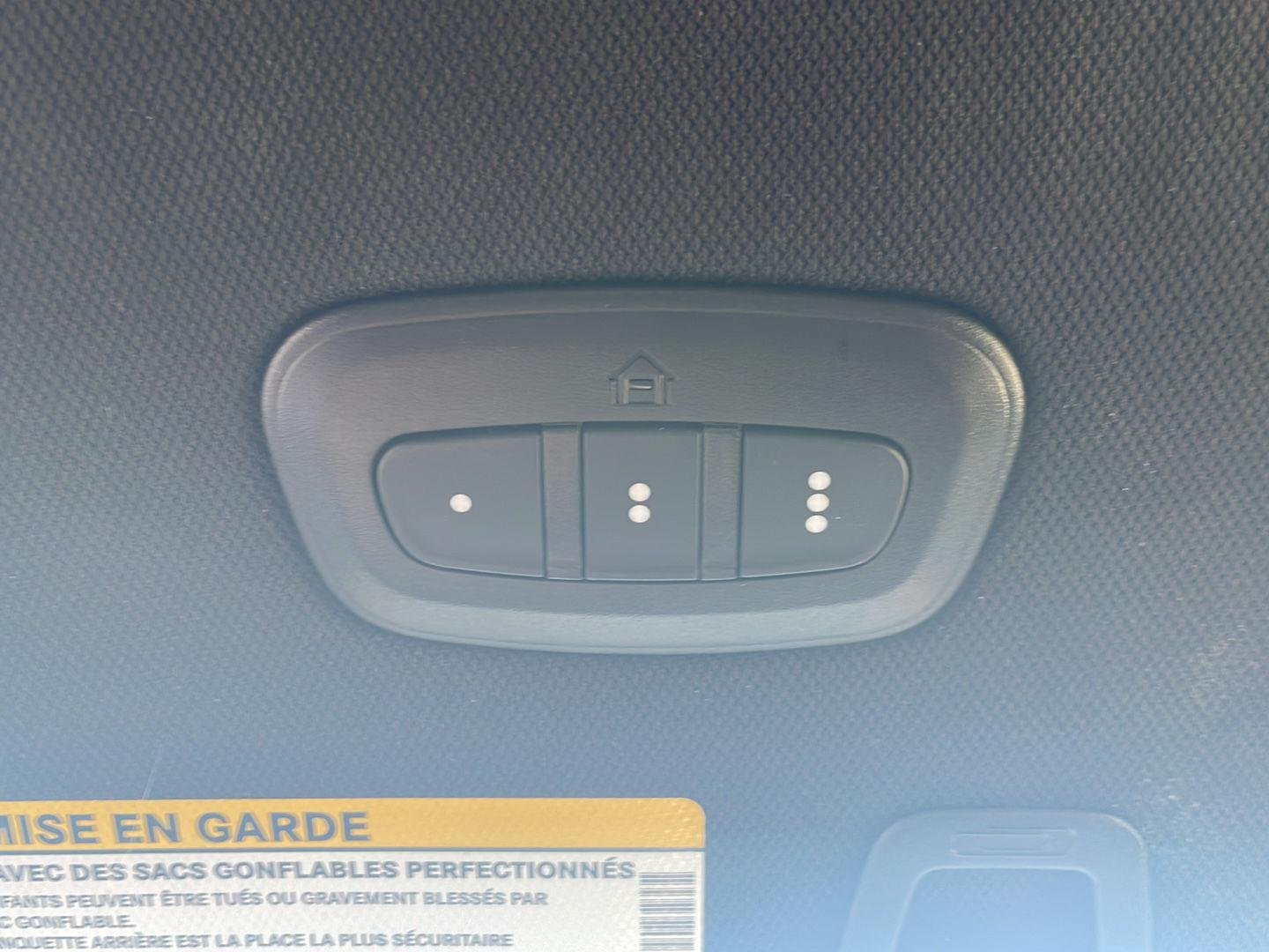 Used 2022 Diamond Black Jeep Overland image 28