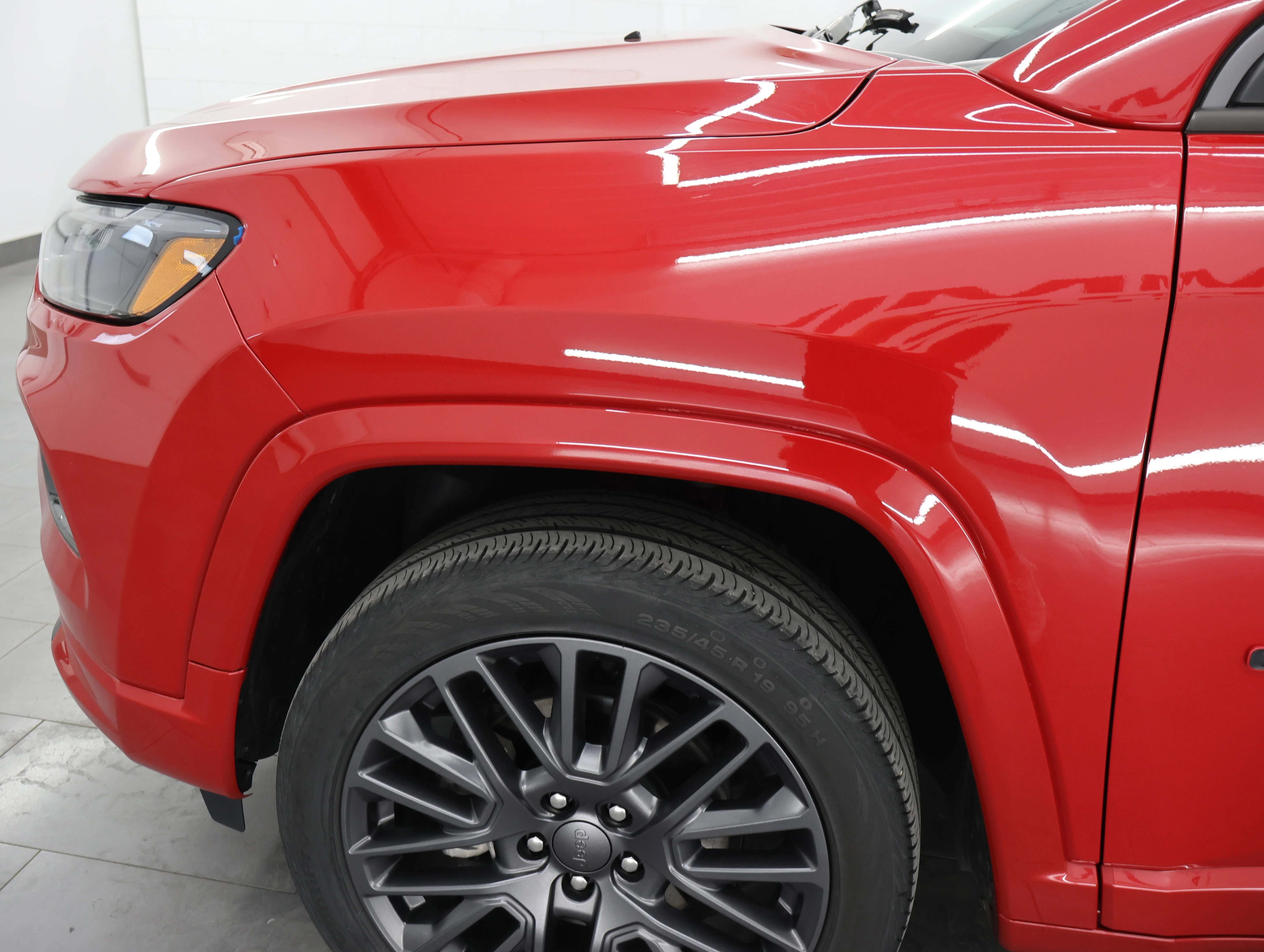 Used 2022 Redline Pearlcoat Jeep Limited image 33