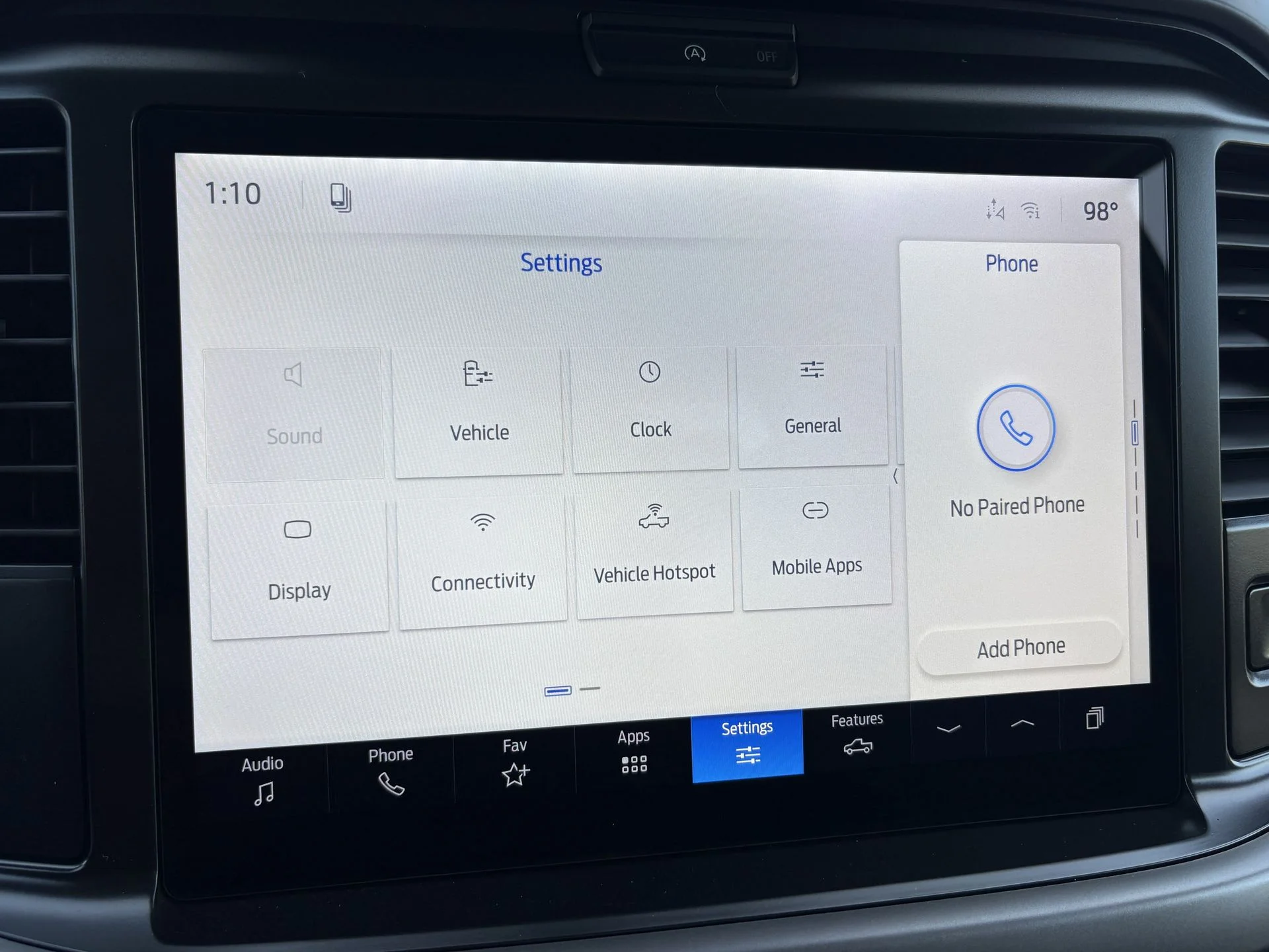 New 2026 Oxford White Ford XLT image 4