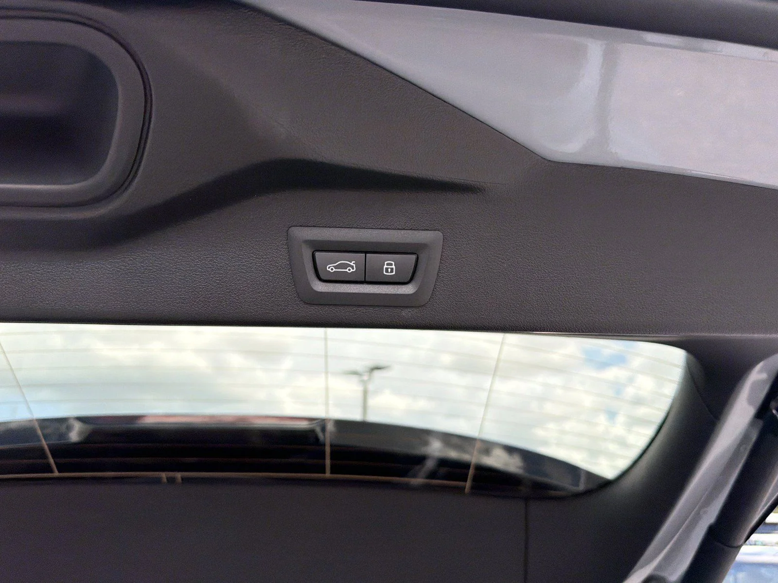 New 2026 Brooklyn Grey Metallic BMW xDrive40i image 13