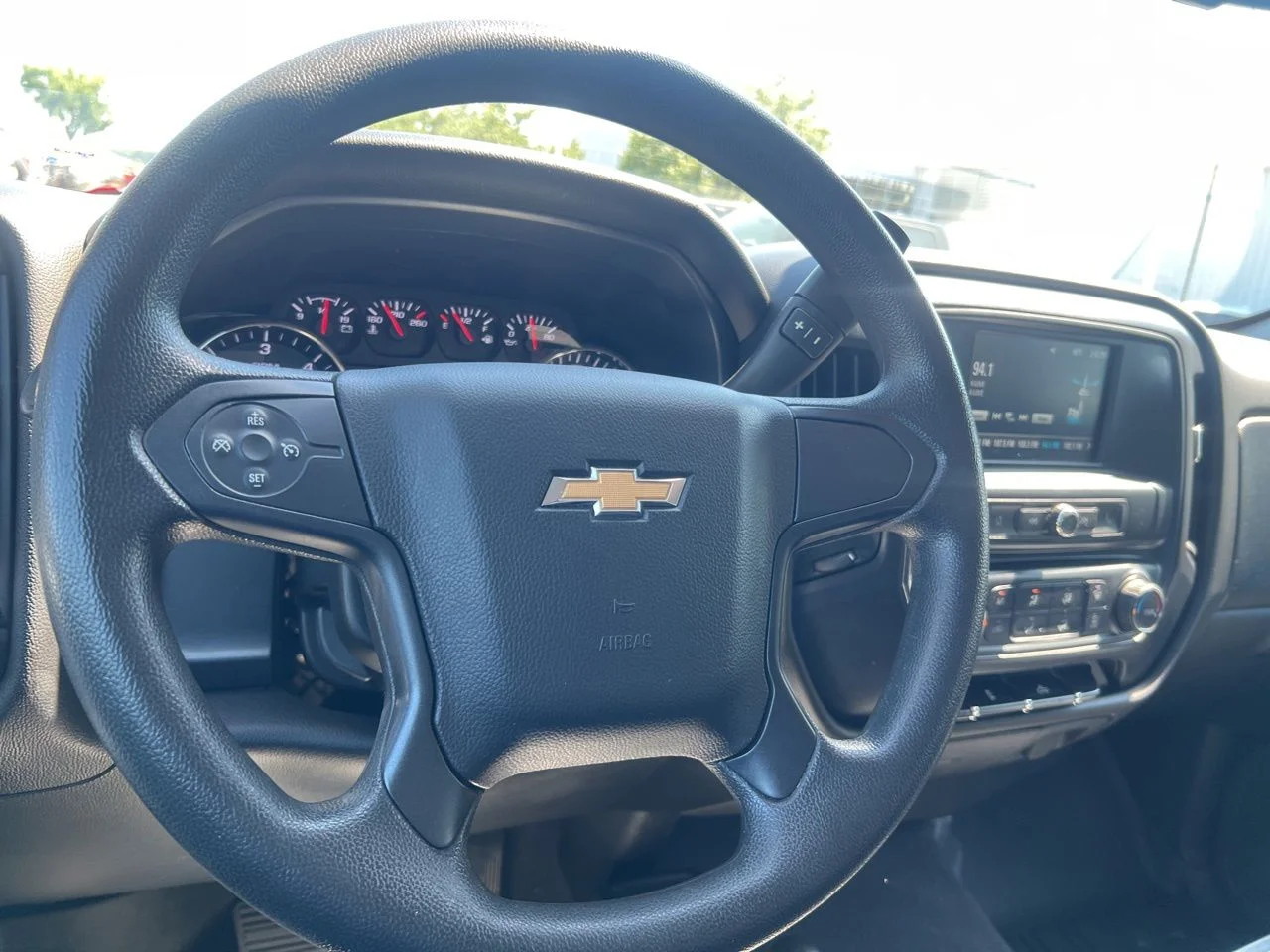 Used 2018 Red Chevrolet Custom image 28