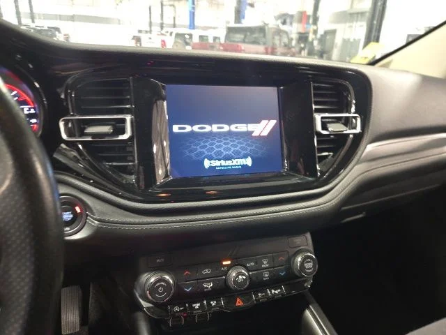 Used 2022 Black Dodge SXT image 14