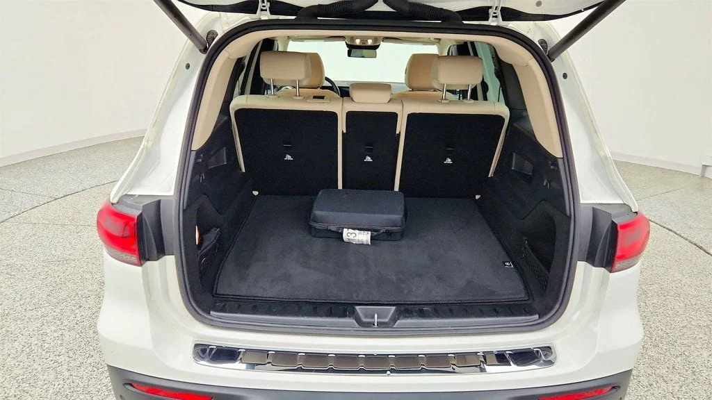 Used 2022 Polar White Mercedes-Benz EQB 300 4MATIC® SUV w/ Pinnacle Pkg & Driver Assistance Pkg Lite image 22
