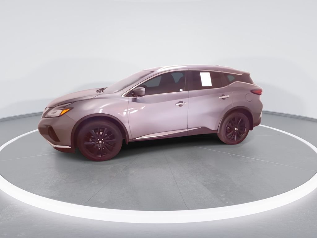 Used 2021 Gray Nissan Platinum image 5