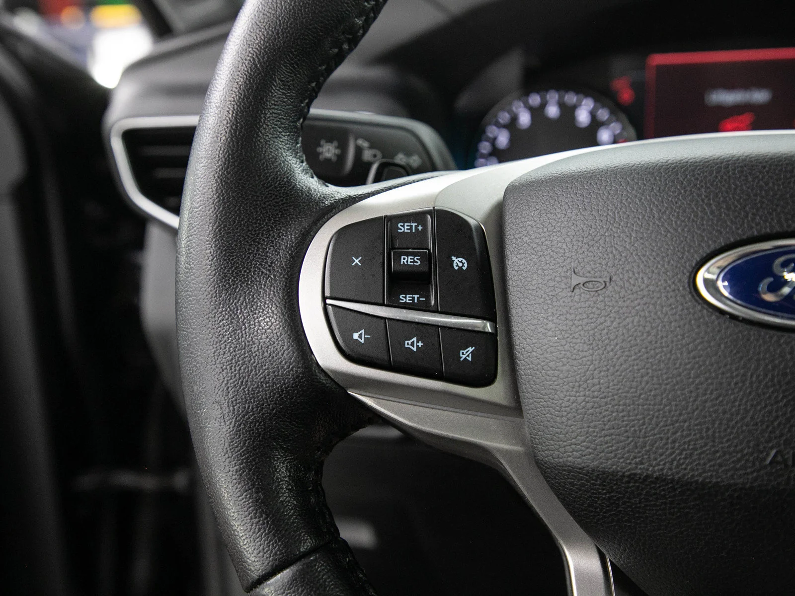 Used 2020 Black Metallic Ford XLT image 27