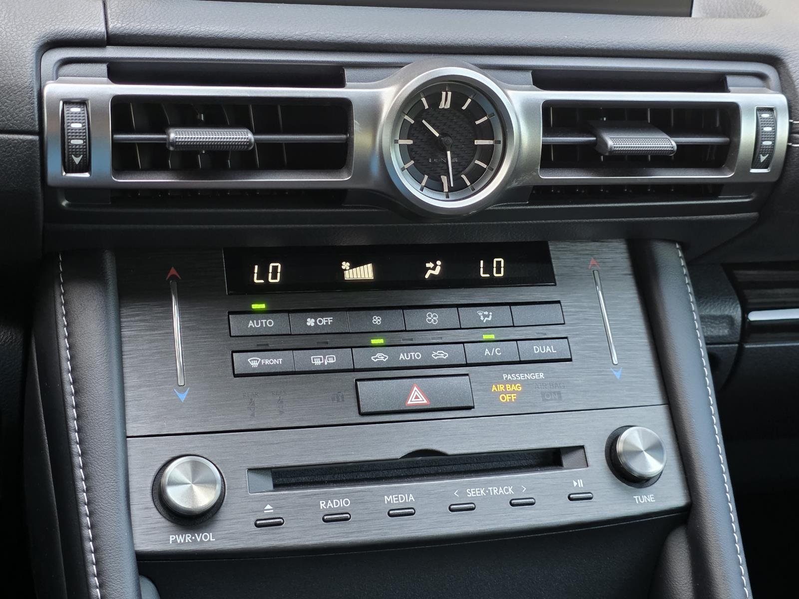 2024 Lexus RC 300 - Photo 17