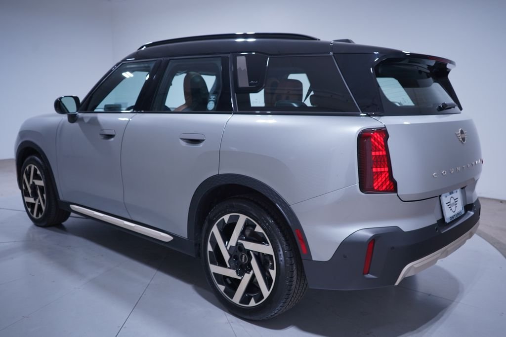 Used 2026 Silver MINI Signature Plus image 3
