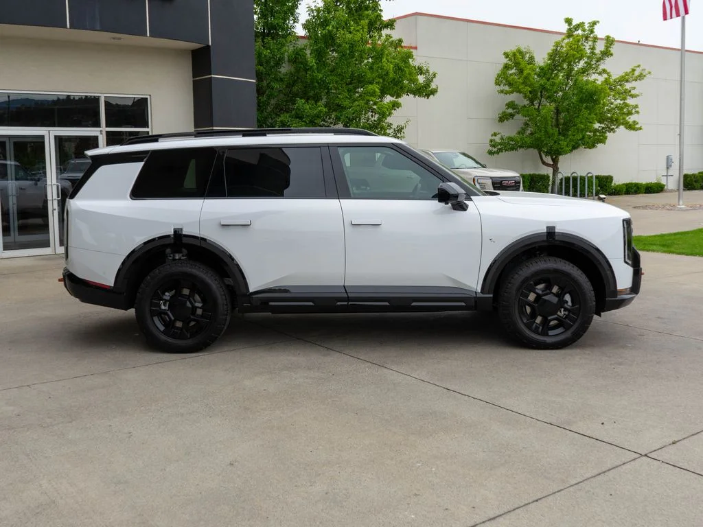 New 2027 Glacial White Pearl Kia X-Pro SX Prestige image 8
