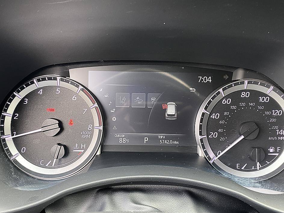 Used 2025 Ruby Flare Pearl Toyota XLE image 18