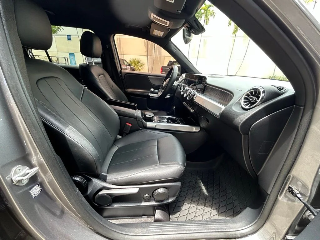 Used 2022  Mercedes-Benz GLB 250 image 29