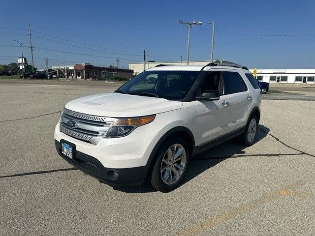 Used 2015 White Ford XLT image 1