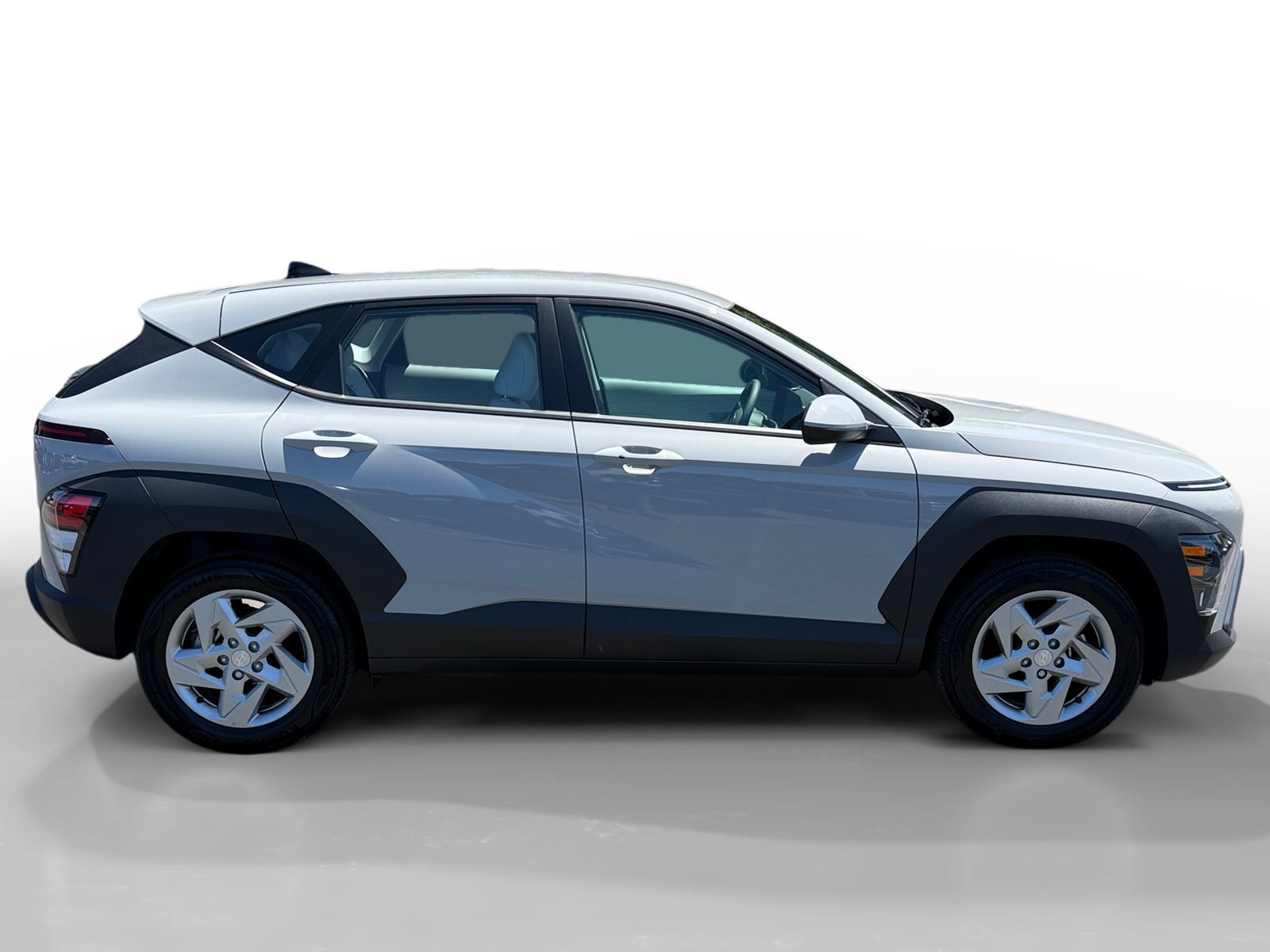 Certified Used 2025 Cyber Gray Metallic Hyundai SE image 6