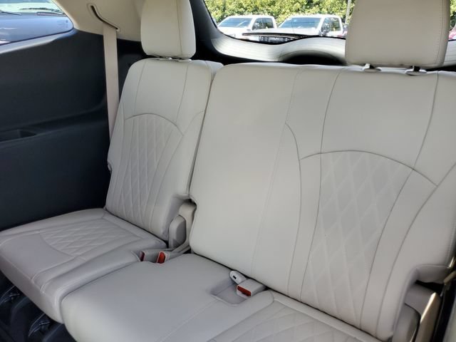 Used 2024 White Frost Tricoat Buick Avenir image 21