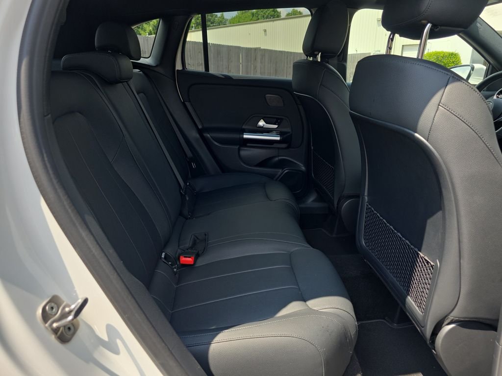 New 2026 White Mercedes-Benz GLA 250 image 15