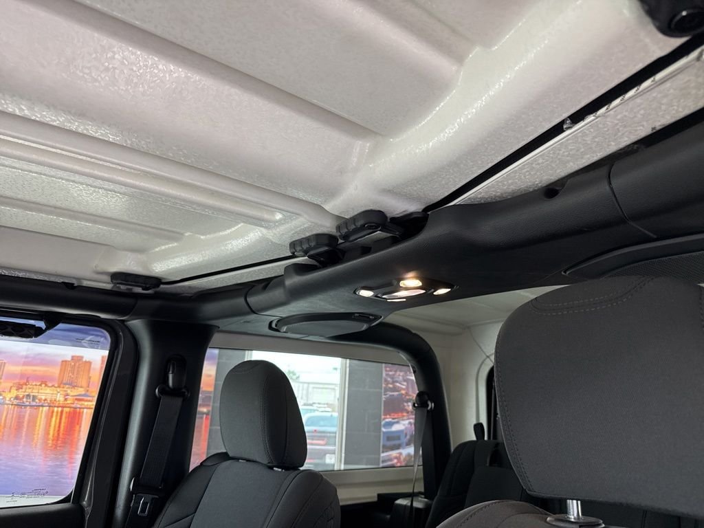 Used 2022 Gray Jeep Sport S image 13